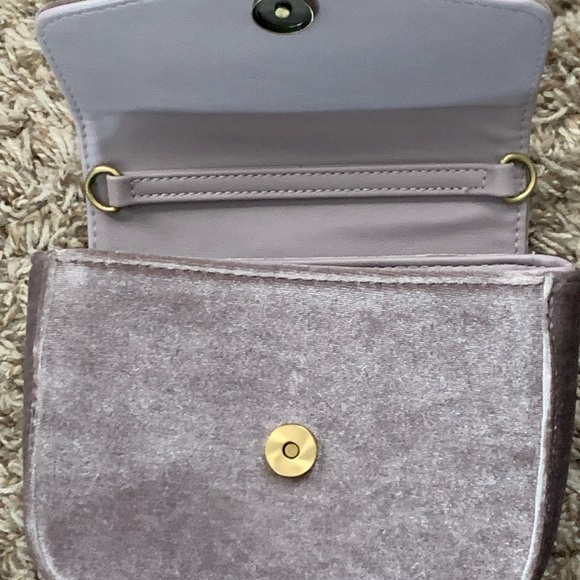 Anthropologie Lilac Gray Velvet Flap Bag with Tortoiseshell Handle - Picture 8 of 9